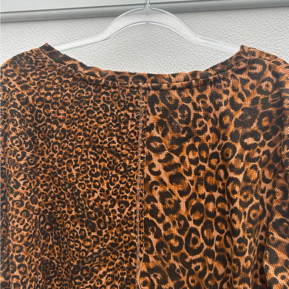 Anthropologie Pilcro Leopard Print Top Women XL Thermal Knit Split Neck Brown - Picture 11 of 13